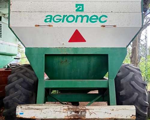 2010 Vendo Tolva Agromec . de 9 Toneladas en muy Buen Estado