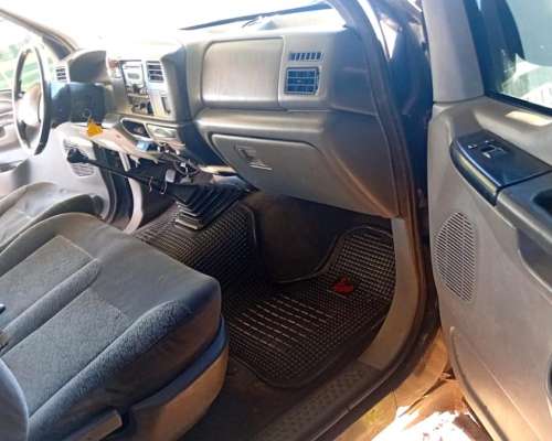 Ford F 100 Duty XLT año 2011
