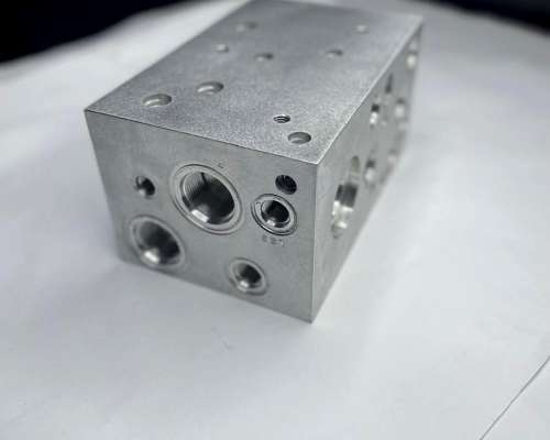 51562915 47533455 Bloque Hidraulico Cosechadoras Case