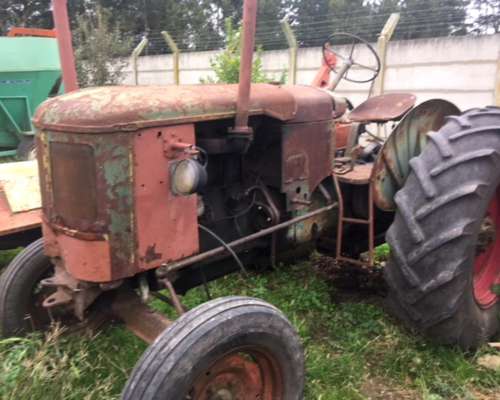 Tractor Deutz A55 con Toma de Fuerza e Hidráulico