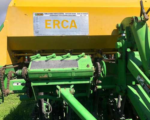 Sembradora Erca de 33 Lineas a 19 cm con Monitor.