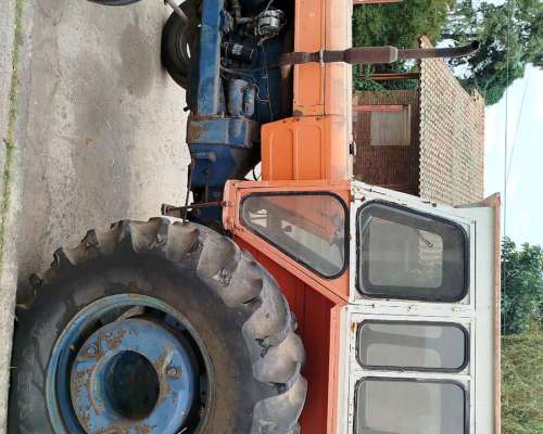 Tractor Fiat 700 e
