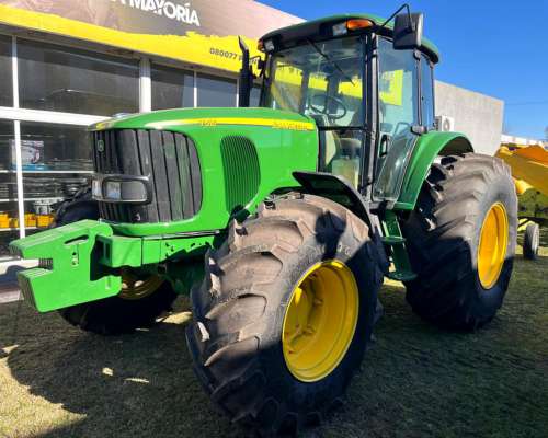 John Deere 7515, año 2010 - Disponible