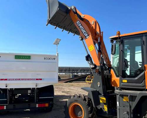 Palas Cargadoras Ensing X618 con Balde de 1 M3