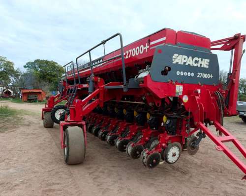 Sembradora Apache 27000 - 16 Surcos a 52