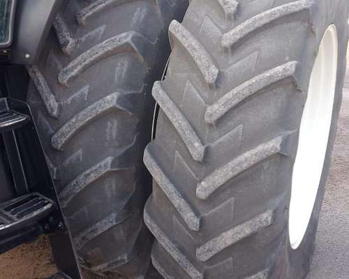 Tractor New Holland T7240 Impecable con Piloto y Giro en CAB