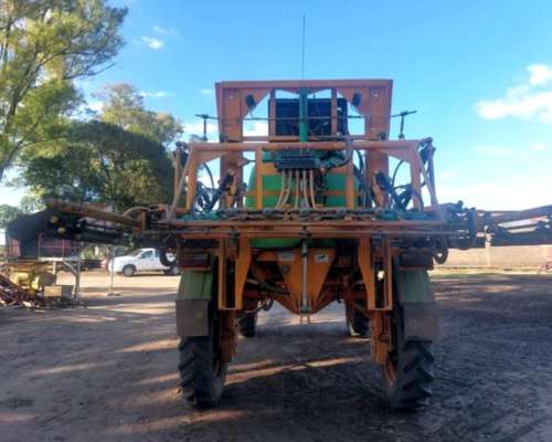 Pulverizadora Autopropulsada Praba AR 3000 año 2008