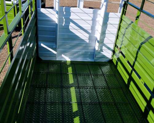 Jaula para Hacienda de 1,80 X 3,60 Mts con Lanza Regulable