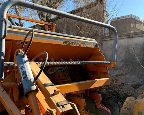 Sembradora Agrometal TX Mega de 16 a 52 Placa Variable