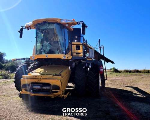 Cosechadora New Holland CR 6.80, 2022, 1.800hs, sin Fin 35