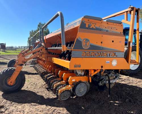 Sembradora Agrometal TX Mega 22 Surcos a 35- Neumática- DVA