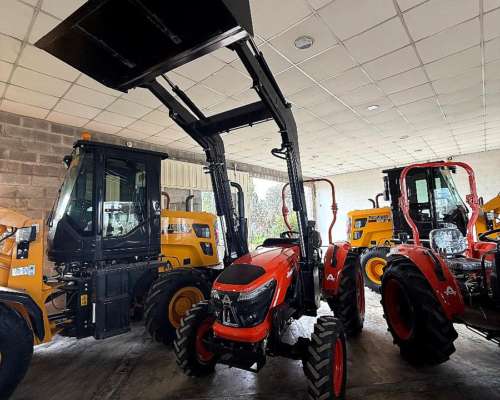 Hanomag 500/4 50hp 4X4 con Pala Cargadora Frontal Nuevo