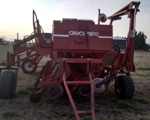 Sembradora Crucianelli Pionera IV de 30 Líneas a 23 cm