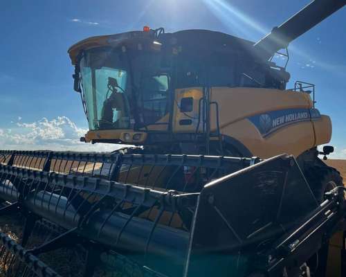 New Holland CR 680 Cabezal 35 Pies