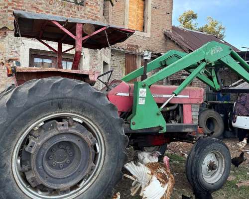 Massey Ferguson 1078 con Pala