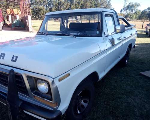 Camioneta Ford F 100
