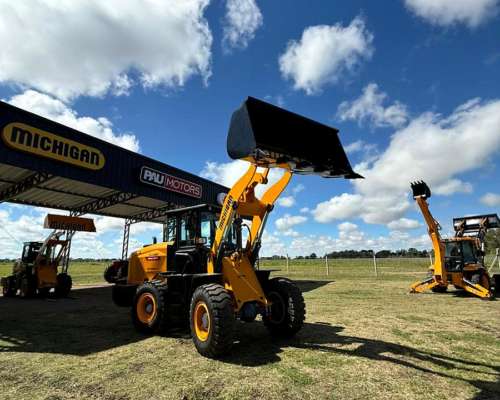 Pala Forrajera R45iv+ Michigan