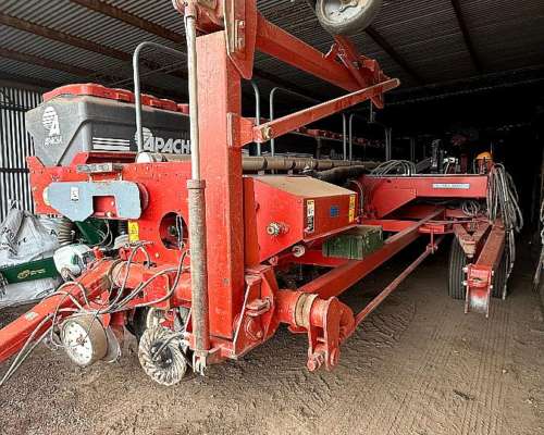 Sembradora Apache 6210 18 Surcos a 52,5 Neumatica