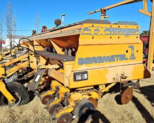Sembradora Agrometal Mega / 16 a 52 Mecanica