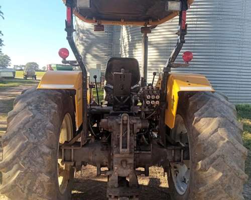 Tractor Valtra a 990 Linea Nueva con Techo