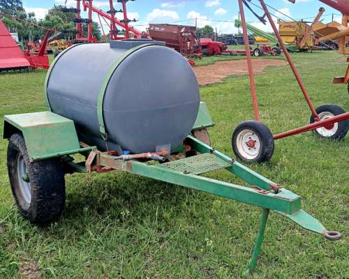 Tanque Plástico de 1.000 Lts con Chasis