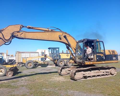 Retroexcavadora Caterpillar 320 C año 2006