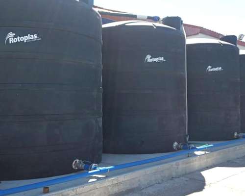 Tanque de Plástico Vertical de 10.000 Litros - Rotoplas