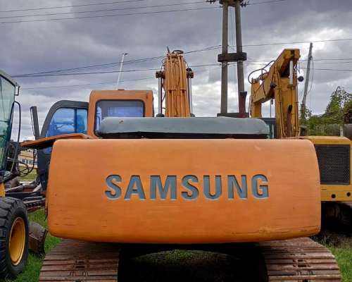 Excavadora Samsung SE 210