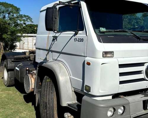 Vw 17-220 año 2011 Tractor con 935.000 km Único Dueño