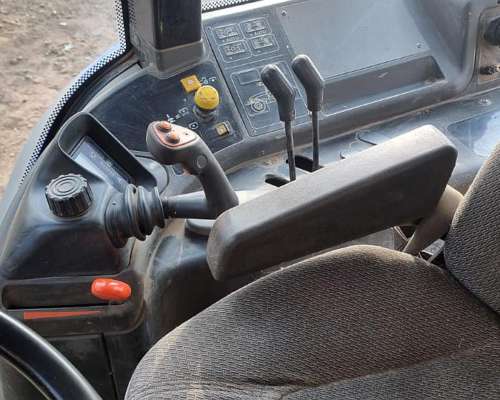 Tractor New Holland TM135 con Caja Powershift