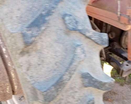 Tractor Fiat 700 e año 1983