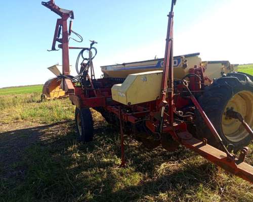 Sembradora Gherardi G-100 de 21 a 21 con Alfalfero
