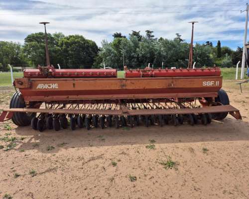 Sembradora Apache 25/28 - año 1990 sin Carro