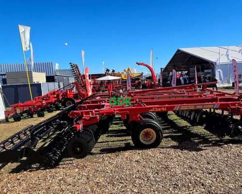 Labranza Vertical Cosmos Plegable de 74 Discos Corti.