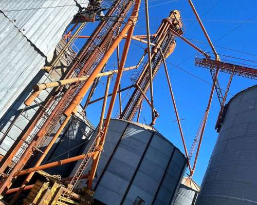 Vendo 4 Silos Aereos de 240 TN
