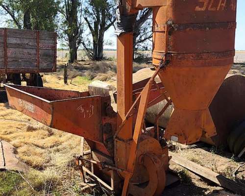 Moledora de Fardo y Granos Schiavoni.