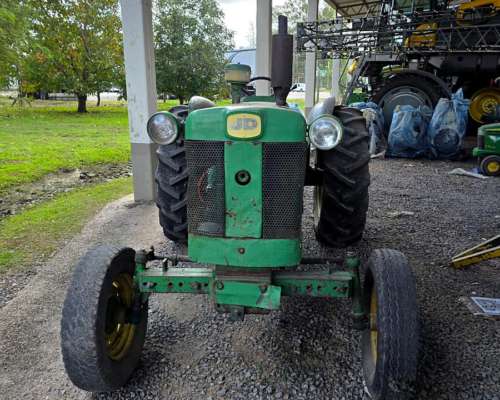 Tractor John Deere 445 ST con 3p y Toma de Fuerza 45 HP