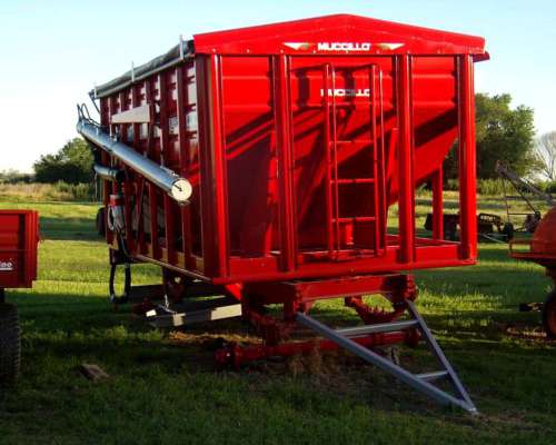 Acoplado Tolva Muccillo Modelo AGF-10