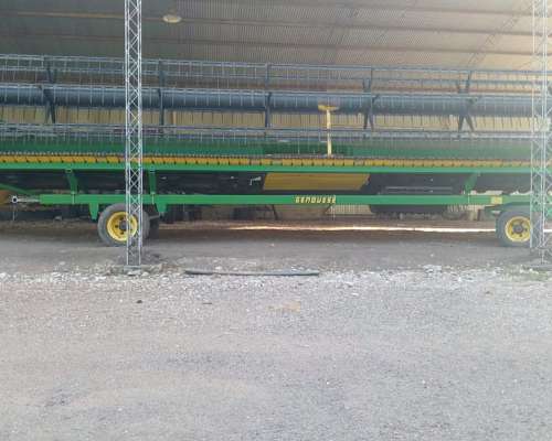 John Deere 9770 Americana año 2010 D. Tracción Draper 35 PIE