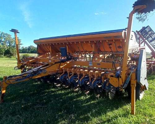 Sembradora de G. Fino Agrometal de 21 Líneas a 21 cm