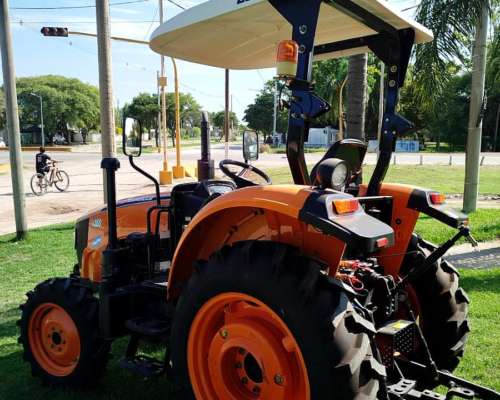 Tractor Zanello 4060 con Techo para SOL 4X4