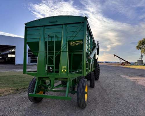 Vendo Tolva Fertilizadora Semillera Ferrario 14 M3