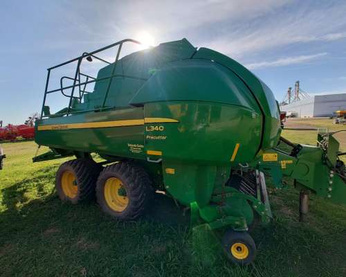 Megaenfardadora John Deere L341. Cámara 120x90