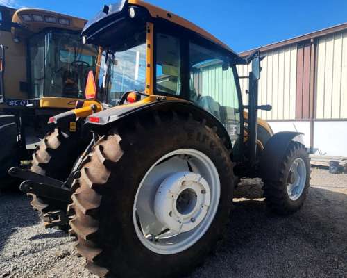 Tractor Valtra A134 (135hp)