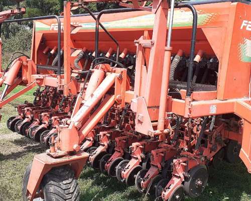 Sembradora a 17.5 Soja a 35 Maíz a 52 Alfalfero y Monitor