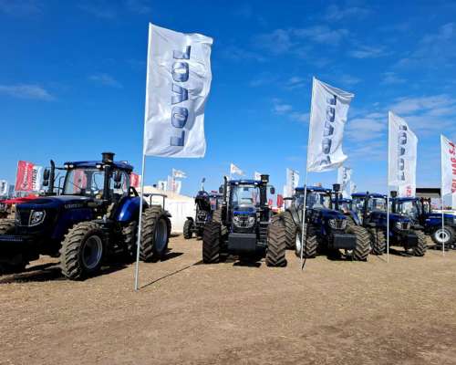 Tractor Lovol TR 1504 - Transmisión Carraro 16x16 - Inversor