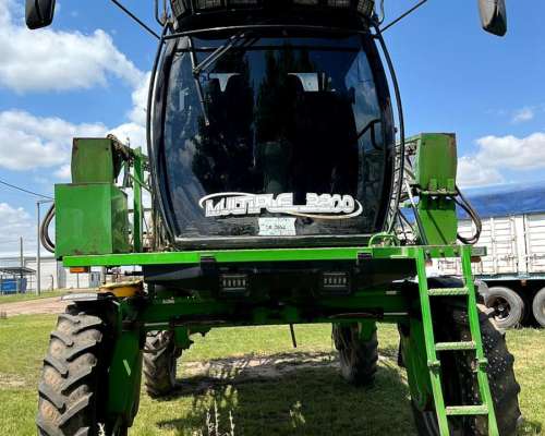 Pulverizador Metalfor 3200, año 2006, 6830 Hs de Motor,