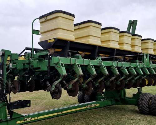 Sembradora John Deere 1740 año 2011 18 a 52.5