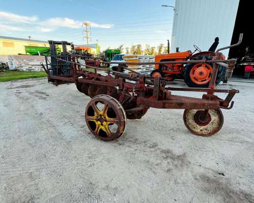 Arado de Discos con Ruedas de Fierro