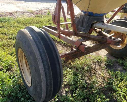 Fertilizadora Tanzi - 800lts